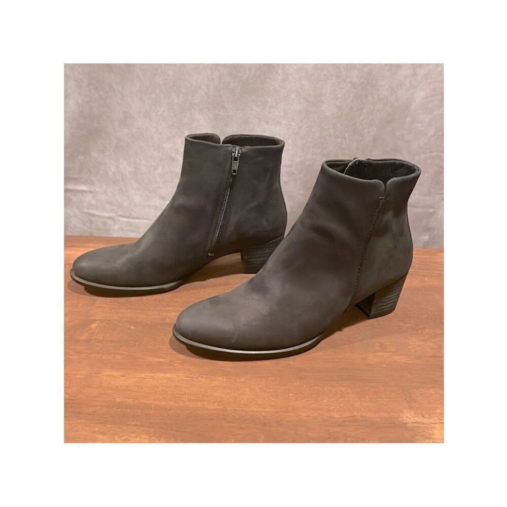 Ecco ankle low heel boots black Nubuck leather size 5